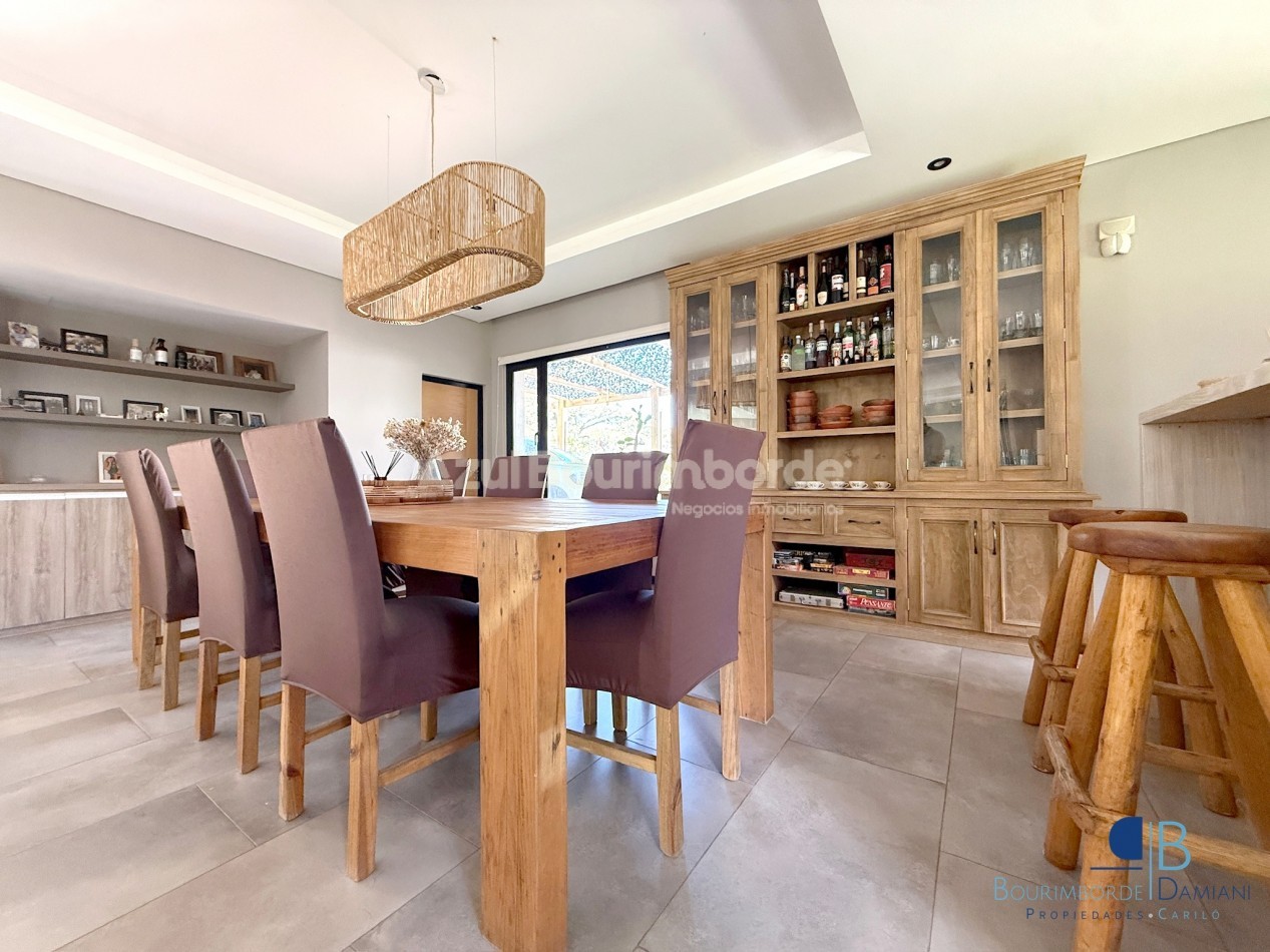 Venta Casa Pinamar con pileta, moderna, 5 ambientes- Marco Polo 726