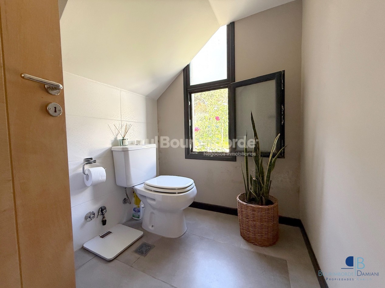Venta Casa Pinamar con pileta, moderna, 5 ambientes- Marco Polo 726