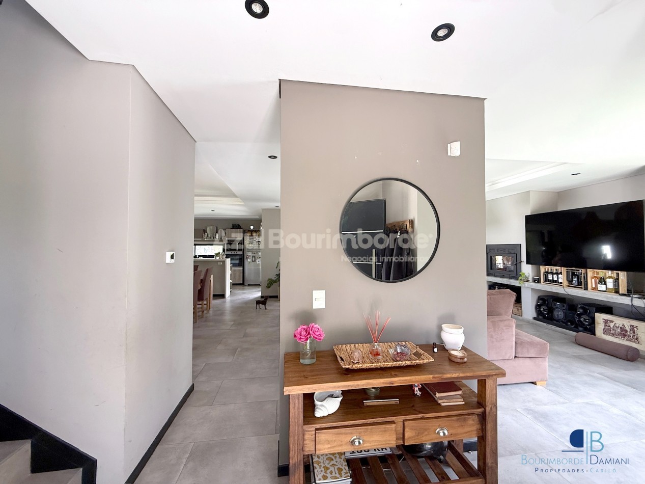 Venta Casa Pinamar con pileta, moderna, 5 ambientes- Marco Polo 726
