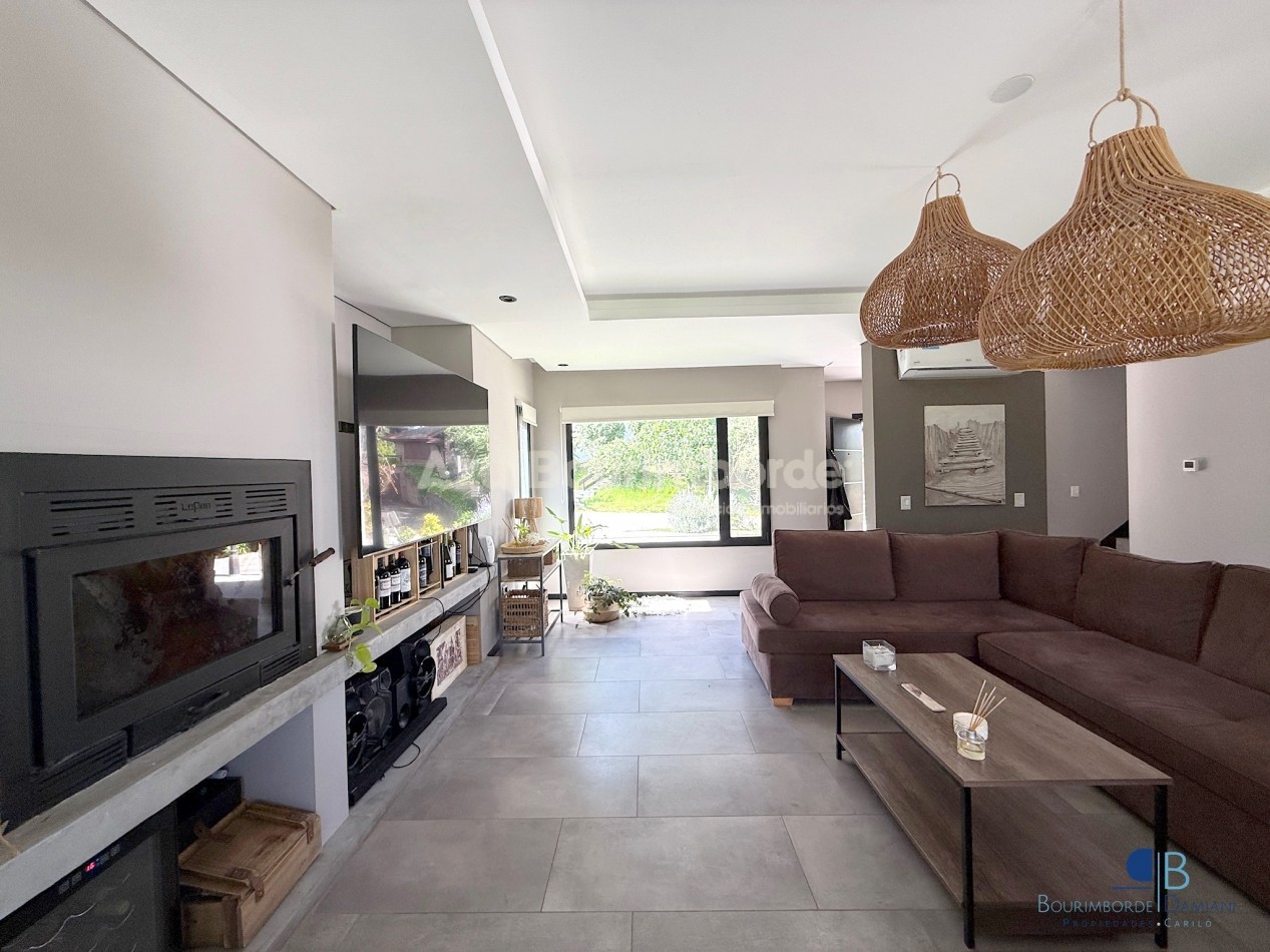 Venta Casa Pinamar con pileta, moderna, 5 ambientes- Marco Polo 726