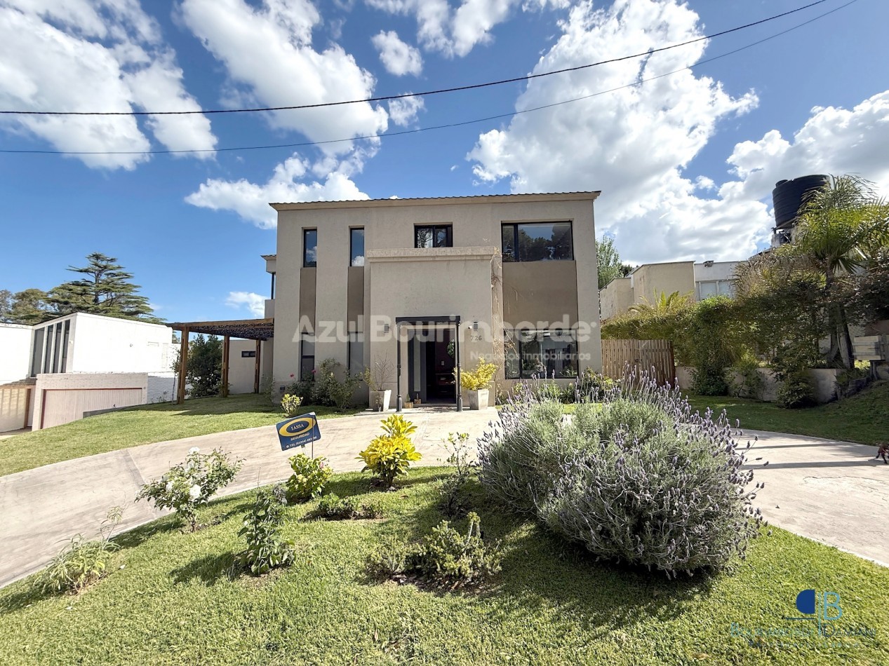 Venta Casa Pinamar con pileta, moderna, 5 ambientes- Marco Polo 726