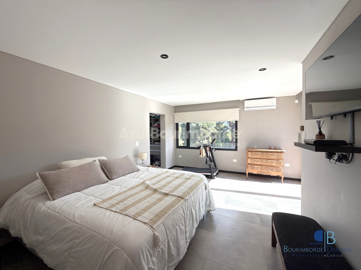 Venta Casa Pinamar con pileta, moderna, 5 ambientes- Marco Polo 726