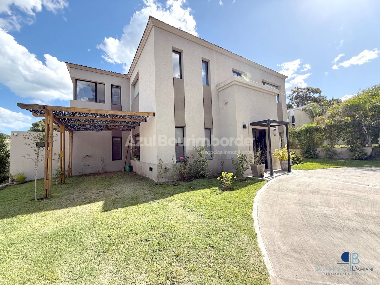 Venta Casa Pinamar con pileta, moderna, 5 ambientes- Marco Polo 726