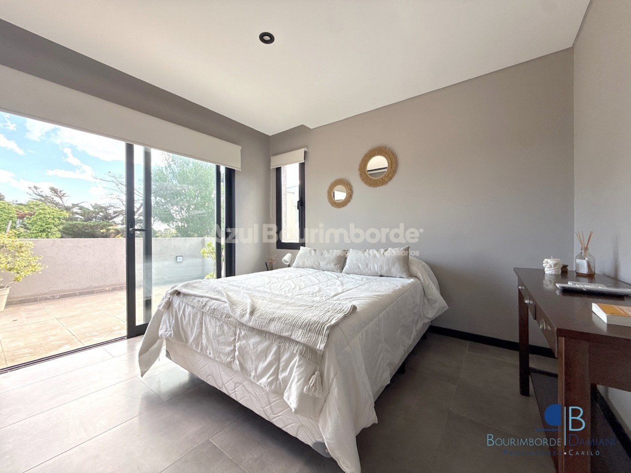 Venta Casa Pinamar con pileta, moderna, 5 ambientes- Marco Polo 726