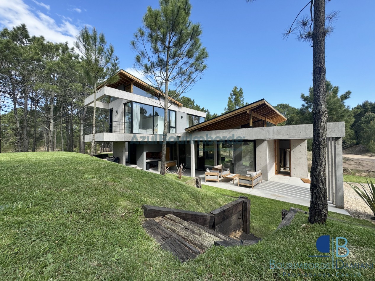 4008 - Villa Robles 100