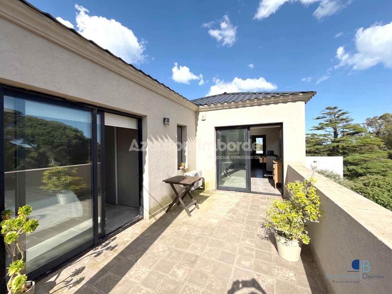 Venta Casa Pinamar con pileta, moderna, 5 ambientes- Marco Polo 726