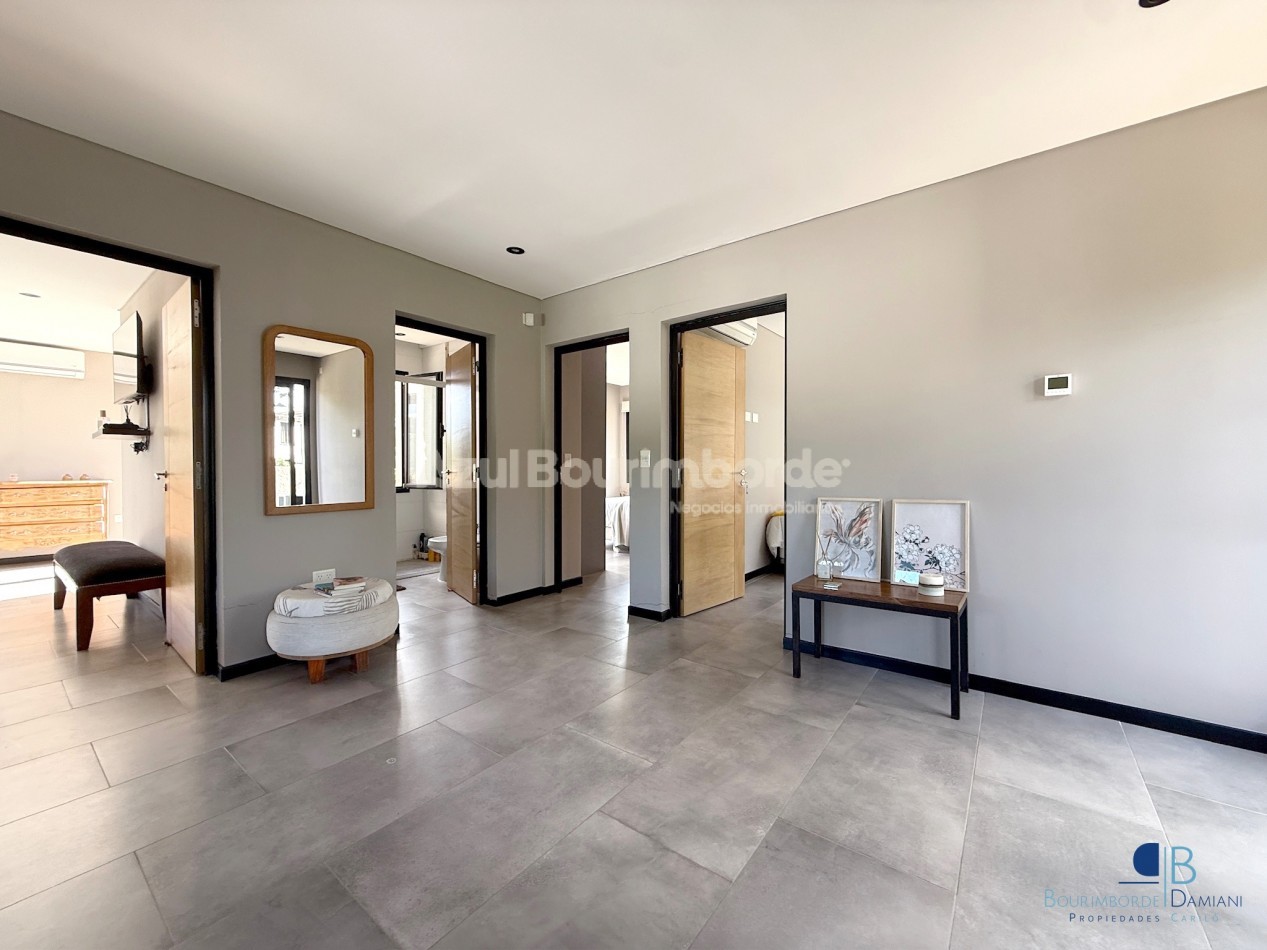 Venta Casa Pinamar con pileta, moderna, 5 ambientes- Marco Polo 726