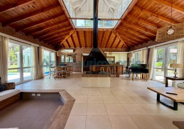 VENTA CASA EN CARILO- Ref 2037